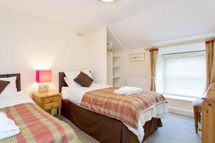 Room 2 of 24