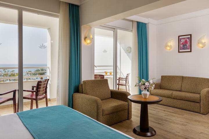 Room 47 of 180
