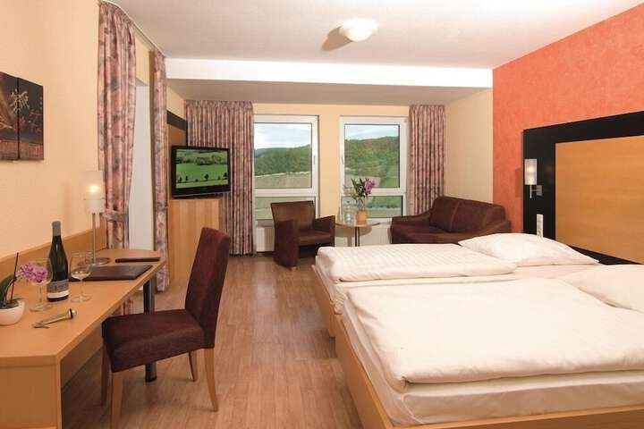 Room 2 of 43