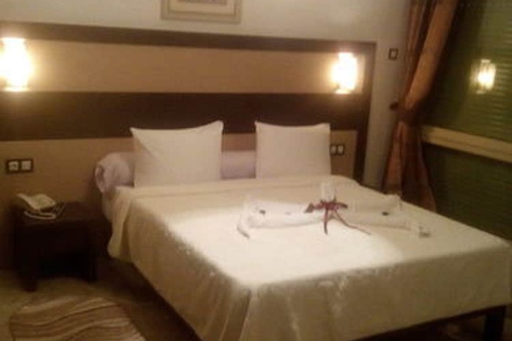 Room 9 of 26