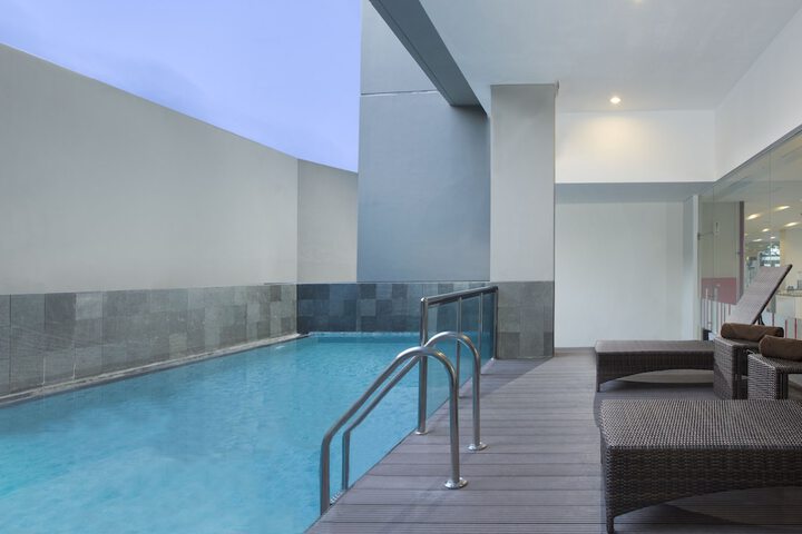 Hotel with Pool