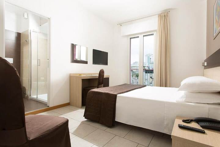 Room 14 of 45