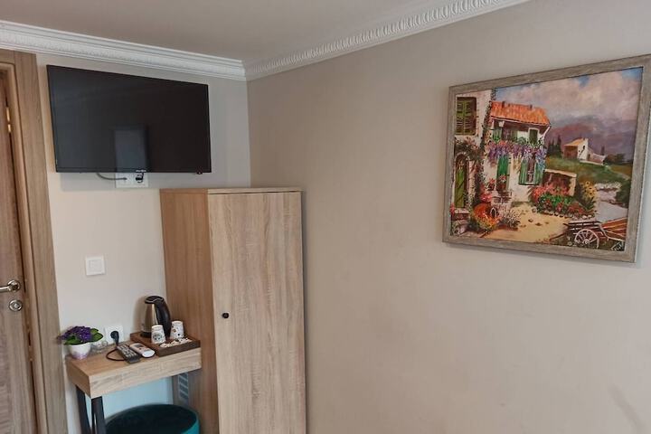 Room 7 of 62