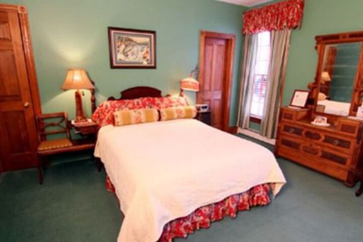 Room 5 of 99