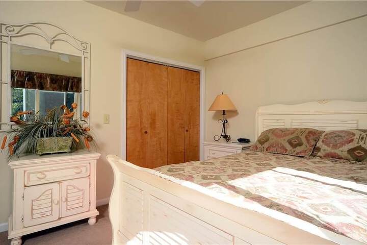 Room 13 of 121