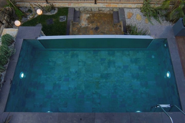 Pool 6 of 9