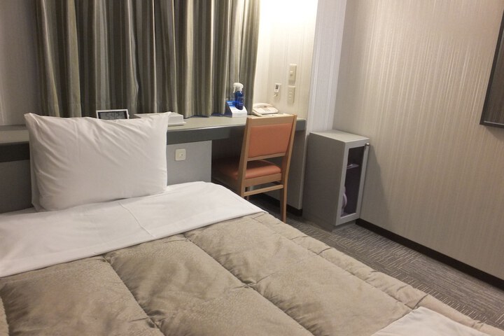 Room 4 of 35