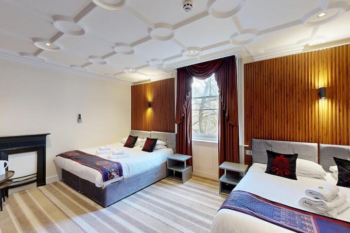 Room 33 of 92