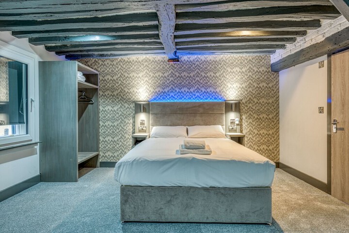 Room 46 of 137