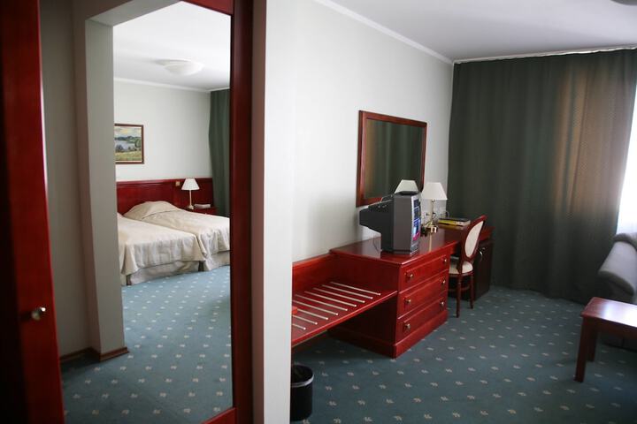 Room 3 of 45