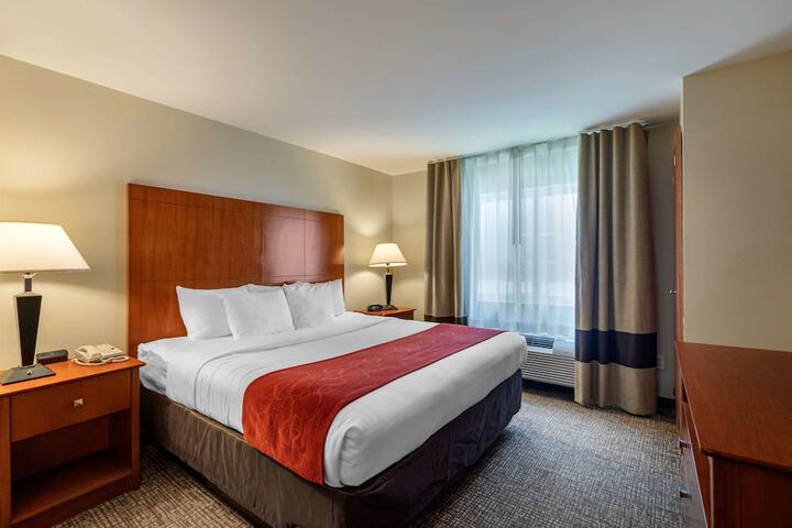 1 King Bed Suite (42 of 44)