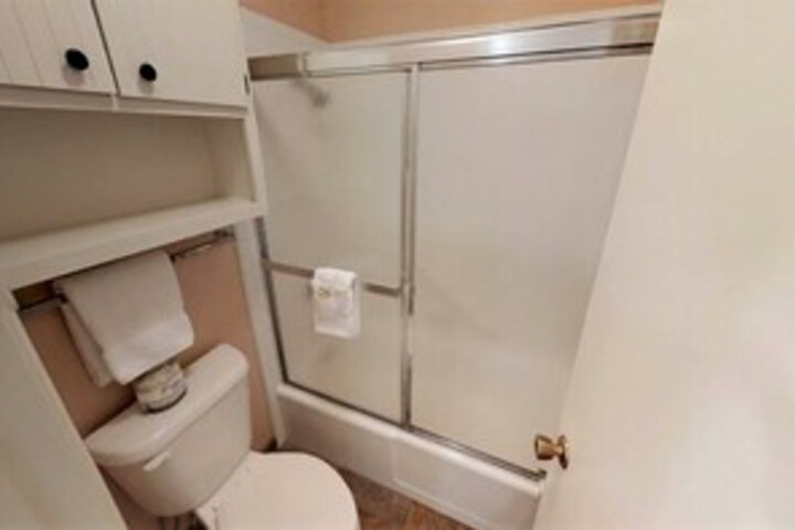 Room 5 of 15