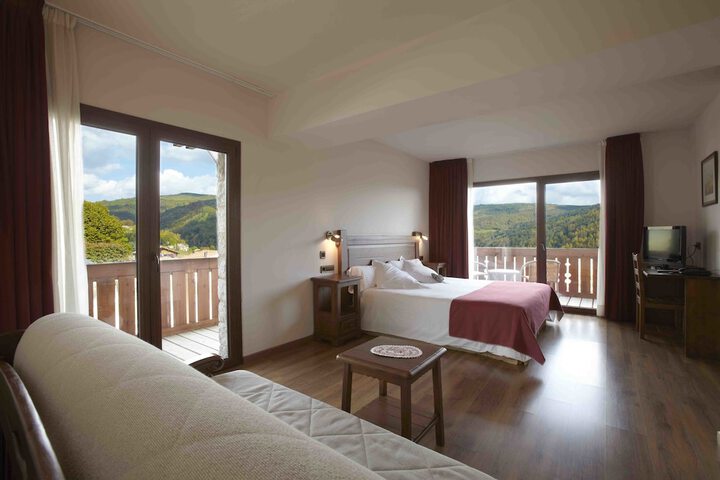 Room 8 of 34