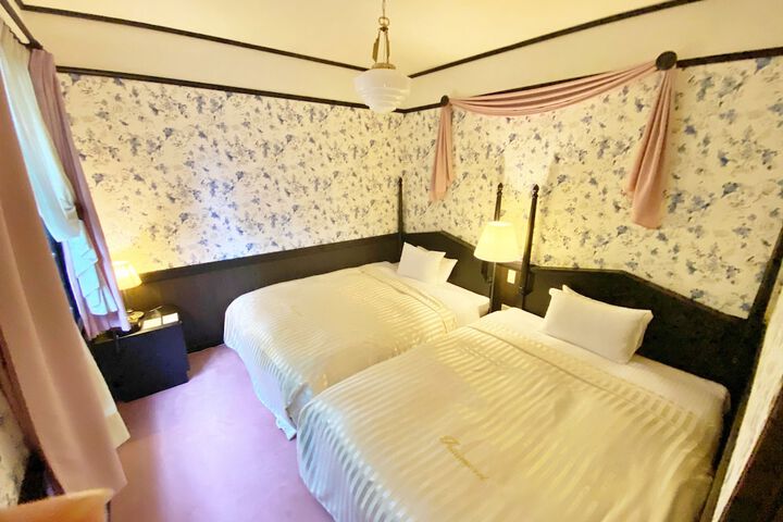 Room 16 of 121