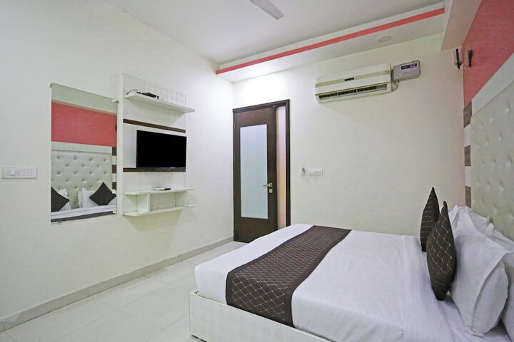 Room 43 of 76