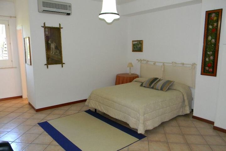Room 9 of 61