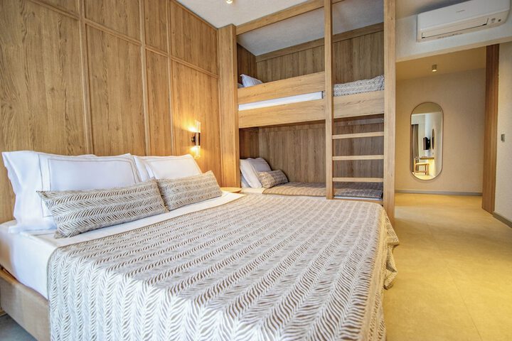 Room 14 of 46