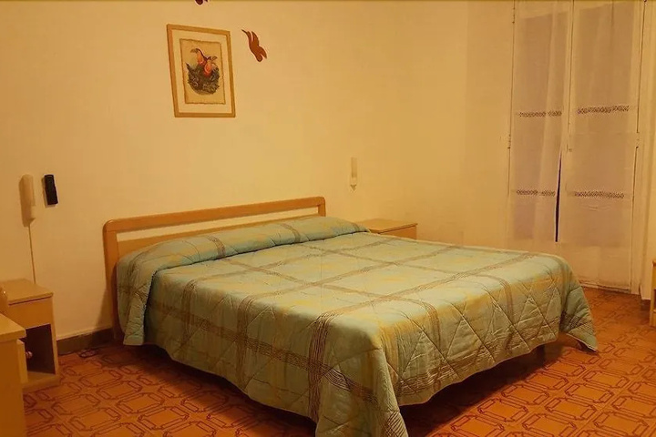Room 2 of 11