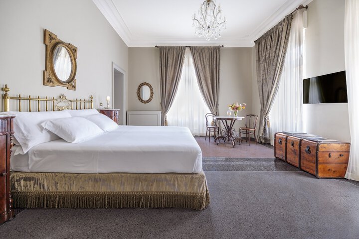 Room 49 of 181