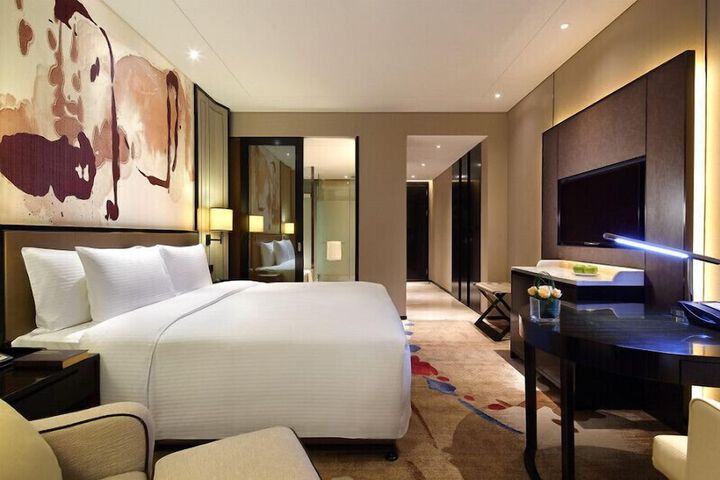 Room 12 of 38