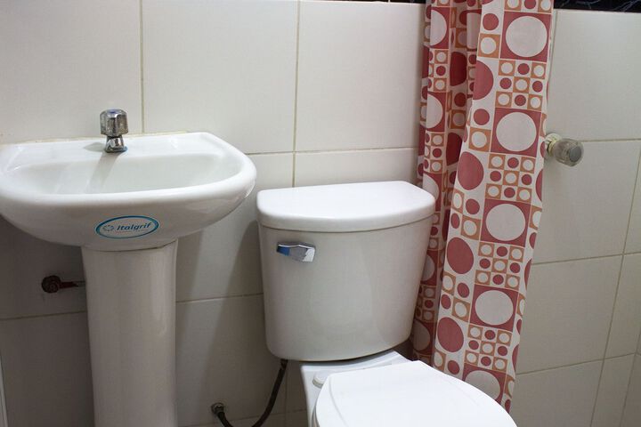 Room 2 of 7