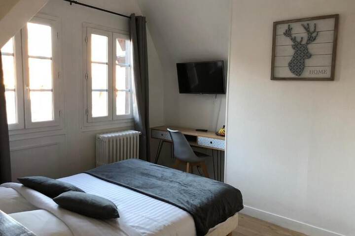 Room 4 of 20