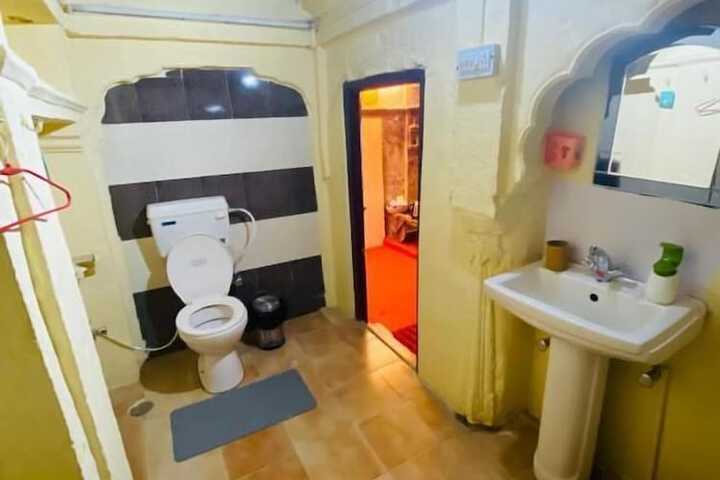 Room 27 of 54