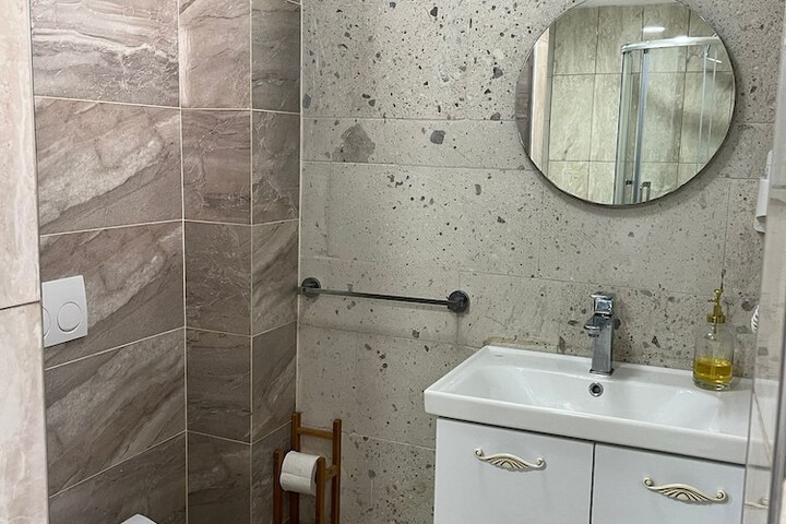 Room 13 of 72