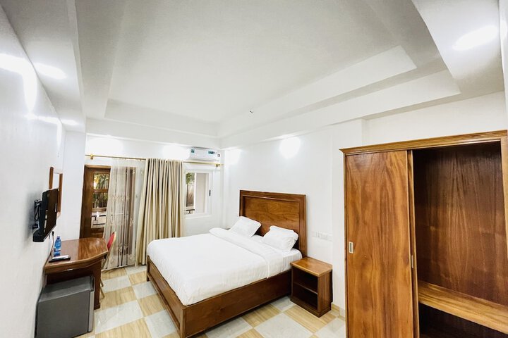 Room 29 of 38