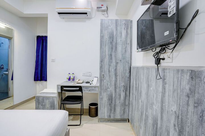 Room 2 of 5