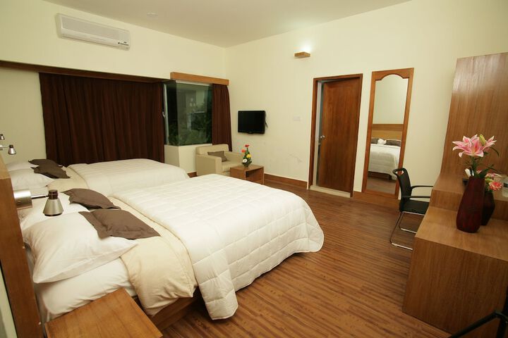 Room 13 of 35