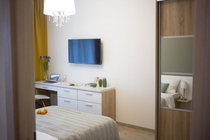 Room 18 of 48