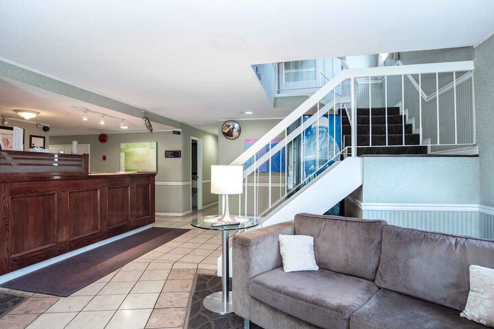 Hotel Interior 3 of 32