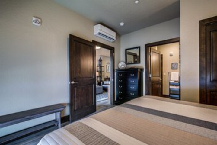 Room 17 of 19