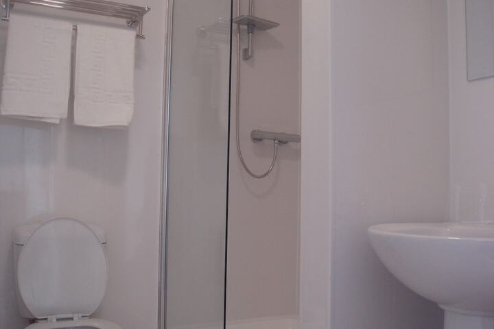Room 14 of 33