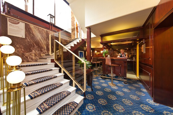 Guest Lobby
