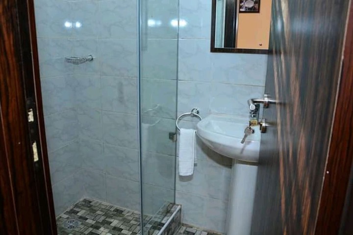 Room 9 of 13