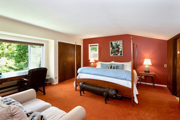 Room 53 of 288
