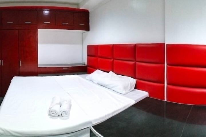 Room 9 of 48