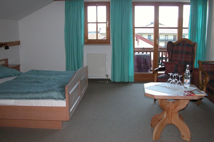 Room 5 of 66