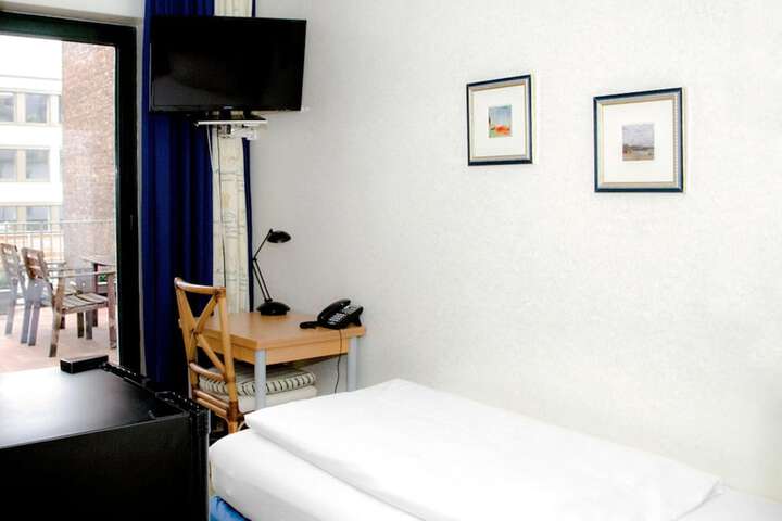 Room 7 of 23