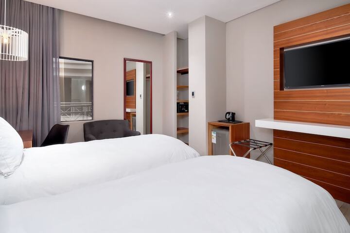 Room 16 of 53