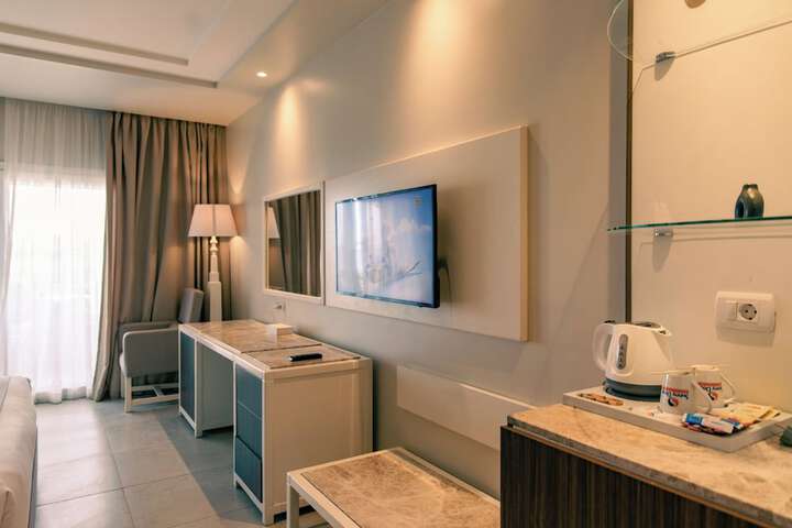 Room 44 of 140