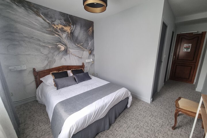 Room 14 of 48