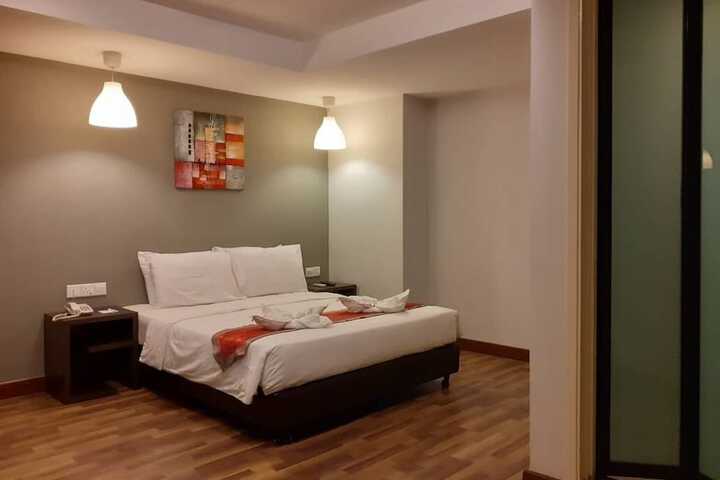 Room 7 of 38