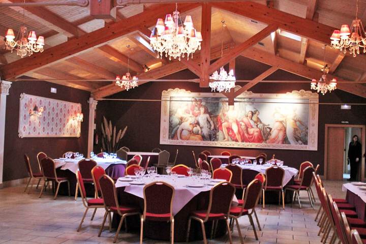 Ballroom/Hall 45 of 46