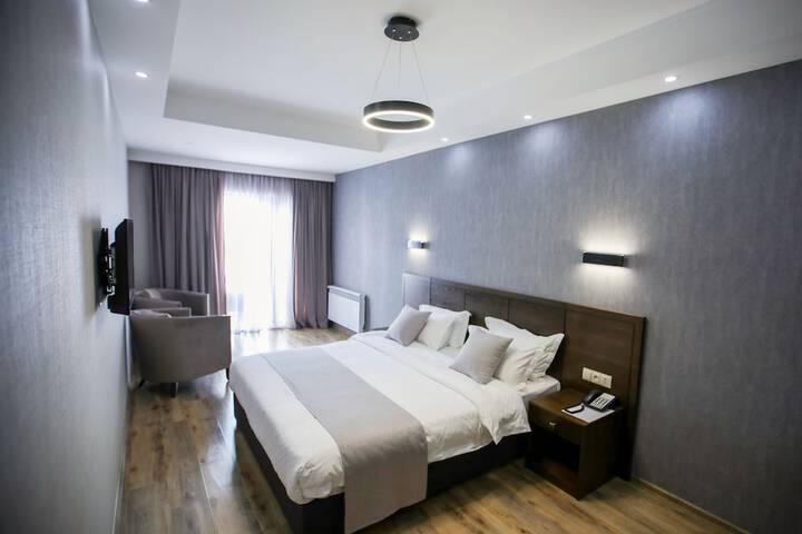 Room 42 of 93