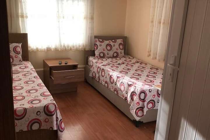 Room 5 of 18