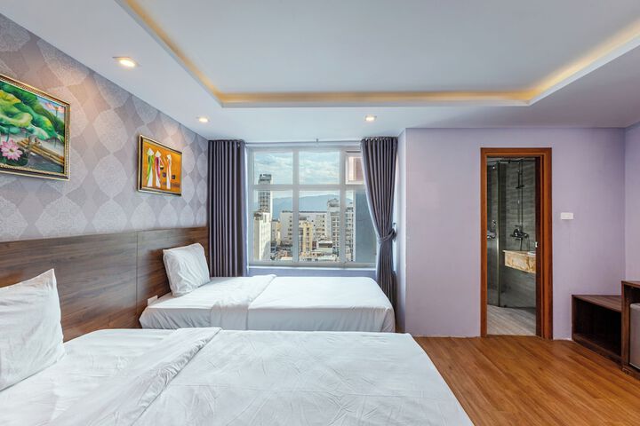 Room 12 of 98