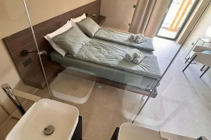 Room 5 of 34